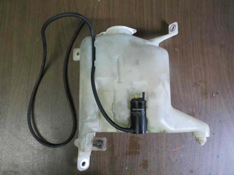 1993 1996 mitsubishi mirage washer fluid reservoir tank w/ pump - denso #060351