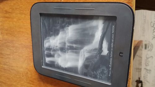 Barnes &amp; noble nook simple touch™ 2gb, wi-fi, 6in not working
