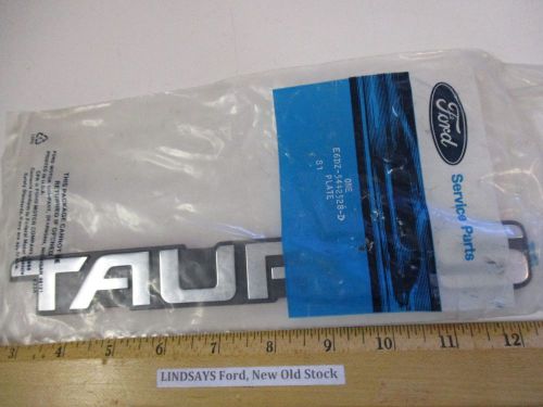 Ford 1986/1991 taurus &#034;&#034;plate&#034; (name), l/c-truck lid, unopened nos free shipping