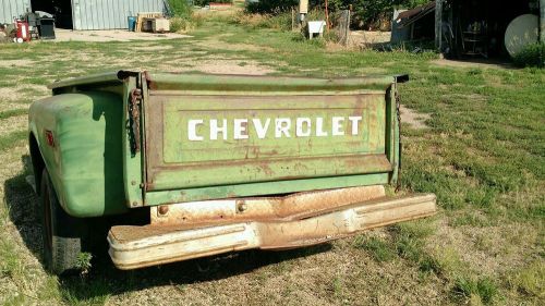 Vintage chevrolet-chevy tailgate pickup-truck 1950&#039;s bench stepside green