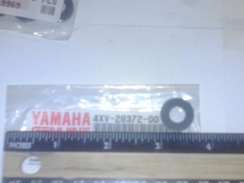 Yamaha   r1  yzfr1   damper  4xv-28372-00-00
