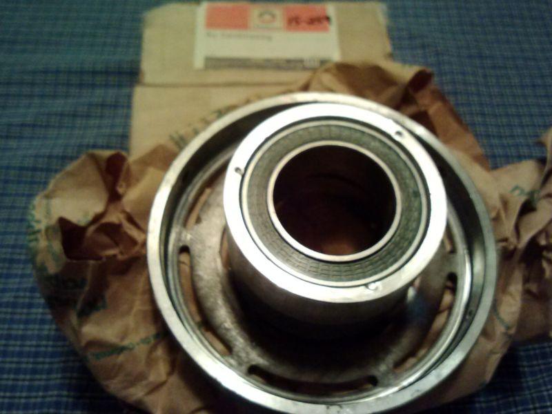 Nos gm 76 77 78-81 corvette cadillac impala ac compressor rotor/bearing 6551216