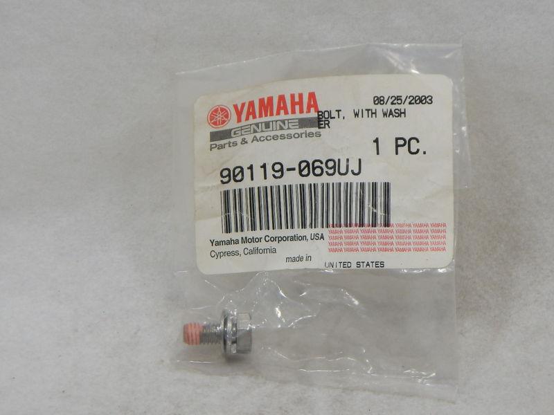 Yamaha 90119-069uj bolt *new