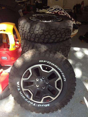 2013 jeep rubicon 10th anniversary edition rim and tire package