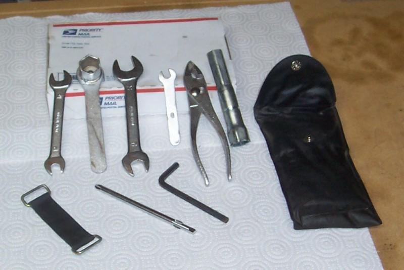 Suzuki 800 intruder, vs800, tool kit, tools, tool pouch, very clean kit, 1993