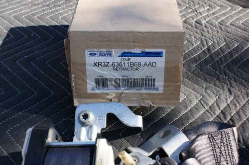 2003 - 2004 ford mustang rear seat belt retractor assembly xr3z-63611b68-aad