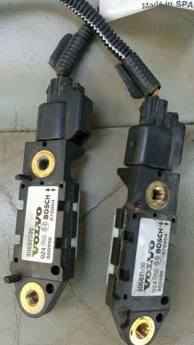 Pair of volvo xc90  srs  impact sensors with wires, #30682590