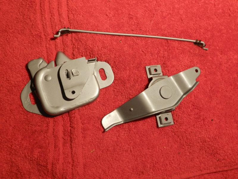Cleaned /detailed hood latch set 70 dart/duster/demon with 70 date