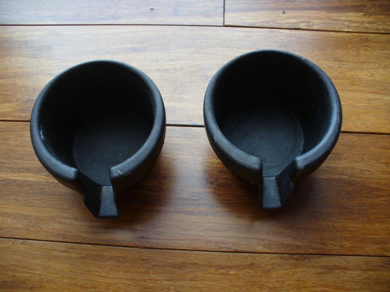 One pair of 2000 2001 ford focus cup holder insert