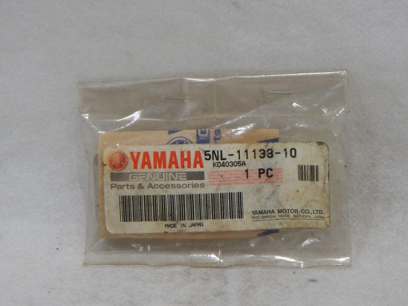 Yamaha 5nl-11133-10 valve *new
