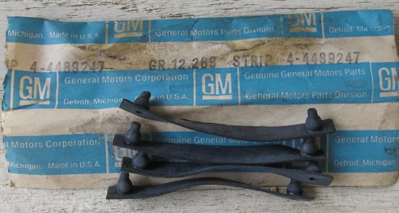Nos 1959-1973 chevy buick olds pontiac door drain hole strips or flap gm 4489247