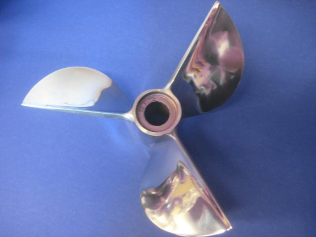 Sale:  signature cleaver three blade propeller for v-6 outboard  28 p