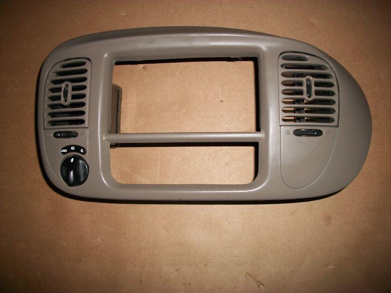 97 98 99 00 01 02 03 ford f150 expedition dash radio bezel nice with switch tan
