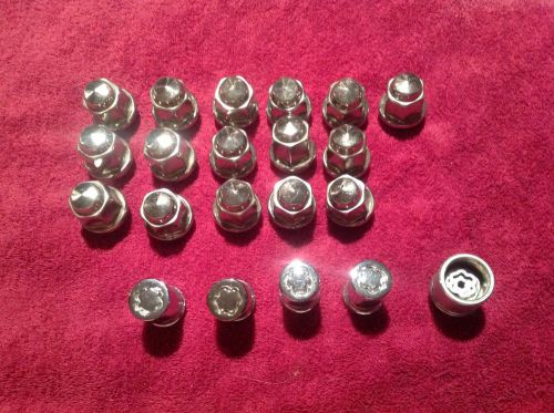 Set of ford mustang factory oem chrome lugs and wheel locks lug nuts mustang gt