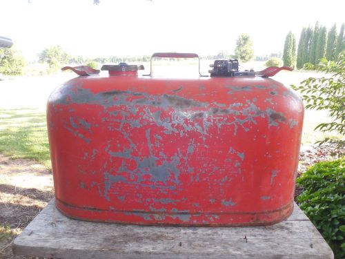 Vintage omc metal 6-gallon outboard boat motor gas fuel tank
