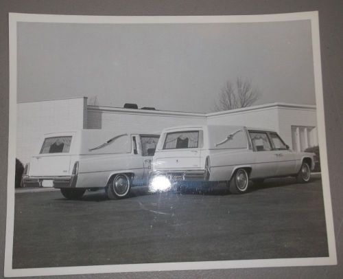 1979 superior funeral coach hearse cadillac chassis brochure b&amp;w photo