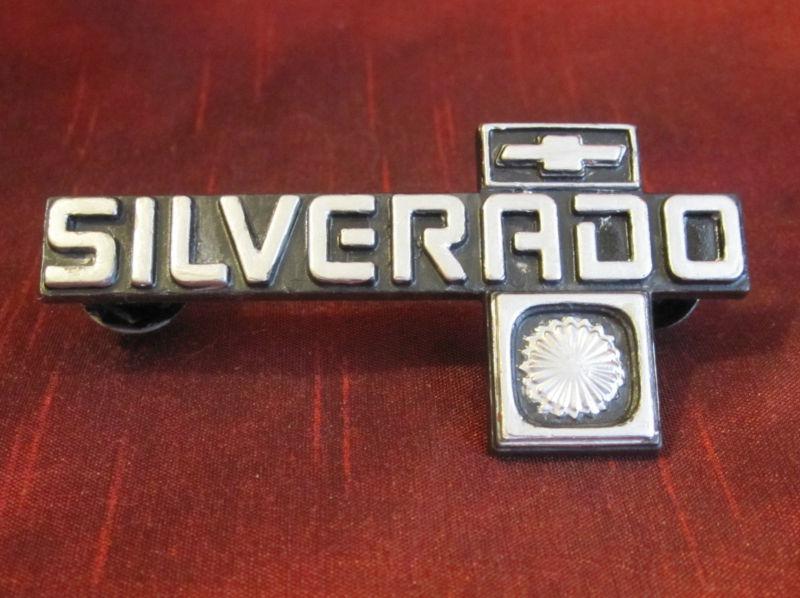 1981-1987 chevrolet silverado dashboard emblem