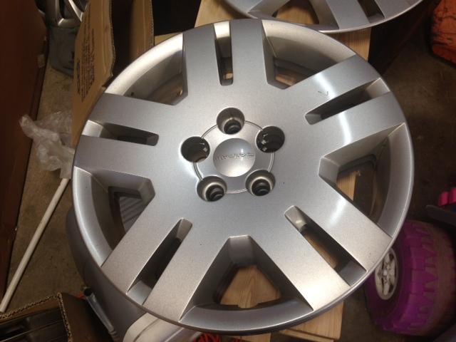 2010-2012 dodge caliper 17" silver wheelcovers set of 4