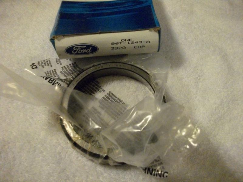 Ford nos bearing cup  b6t-1243-a   timken 3920