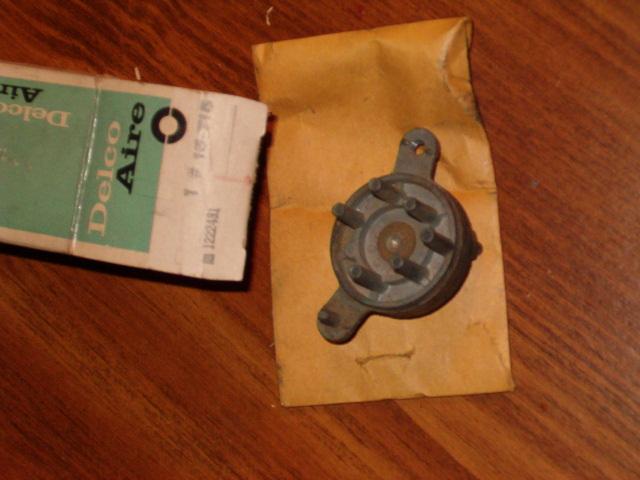 Nos 1966 oldsmobile air cond thremo vac switch delco-aire gm nice 