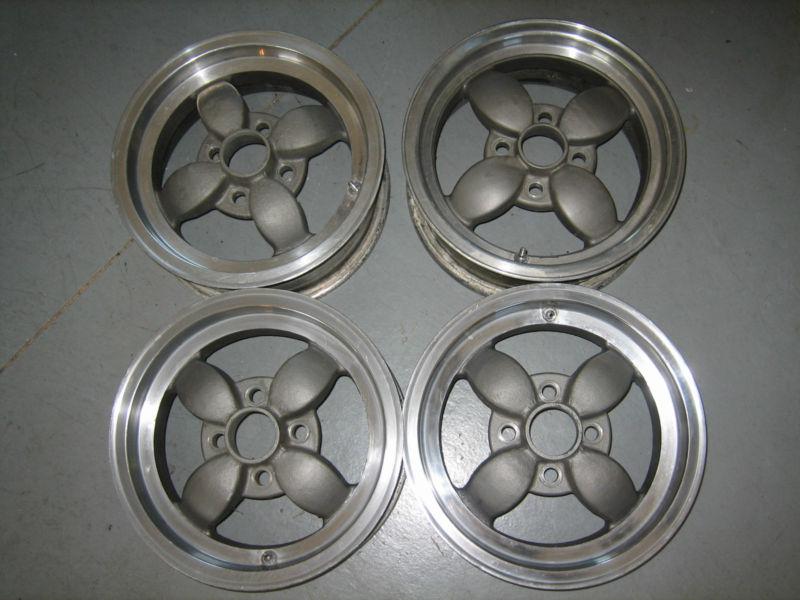 Beautiful set of 4 vintage authentic libre or daisy style 13x5 aluminum wheels