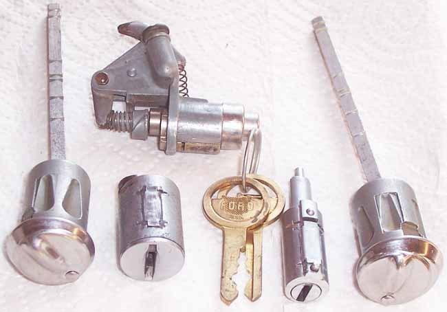 Ford lock set 2 doors lh / rh ignition trunk glove 1942 1946 1947 original keys