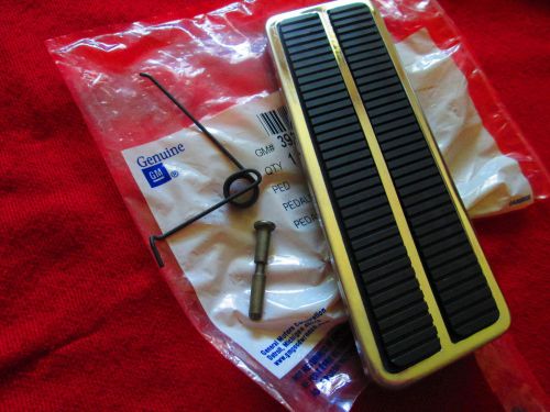 Nos gm gas pedal / trim set w/ pin &amp; pull back spring 1967-1981 &amp; others !