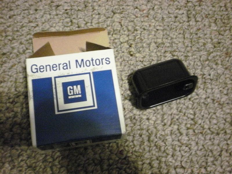 Brand new oem genuine gm - 14108686 - floor console compartment ashtray housing
