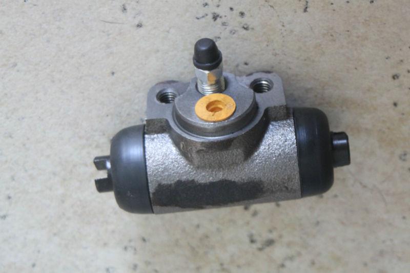 1996 mighty max dodge ram 50 2wd rear right drum brake cylinder