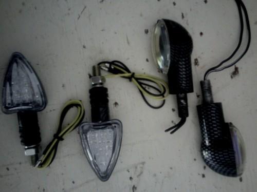 Motorcycle turn signal lights 2 new, 2 free used/not working