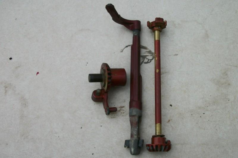 1958  10hp johnson   throttle shafts and gear