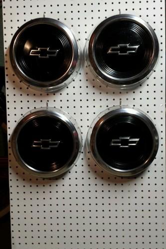 S-10 1982-1992 hubcaps set of 4 oem 14 or15  10 3/4 inch dog dish gm chevy 