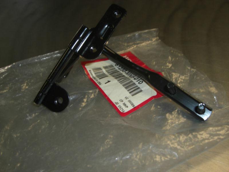 Honda rr. hinge part# 81230-mn5-010 brand new! free shipping! bx38-47