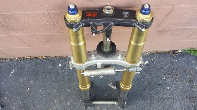 04 05 gsxr 600 750  complete fork set with triple upper and lower ,axle oem 2005