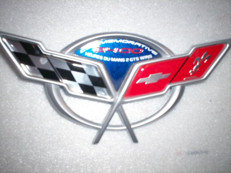 Corvette emblem-- new-- commemoritive 24:00 heures du-mans 2 gts wins