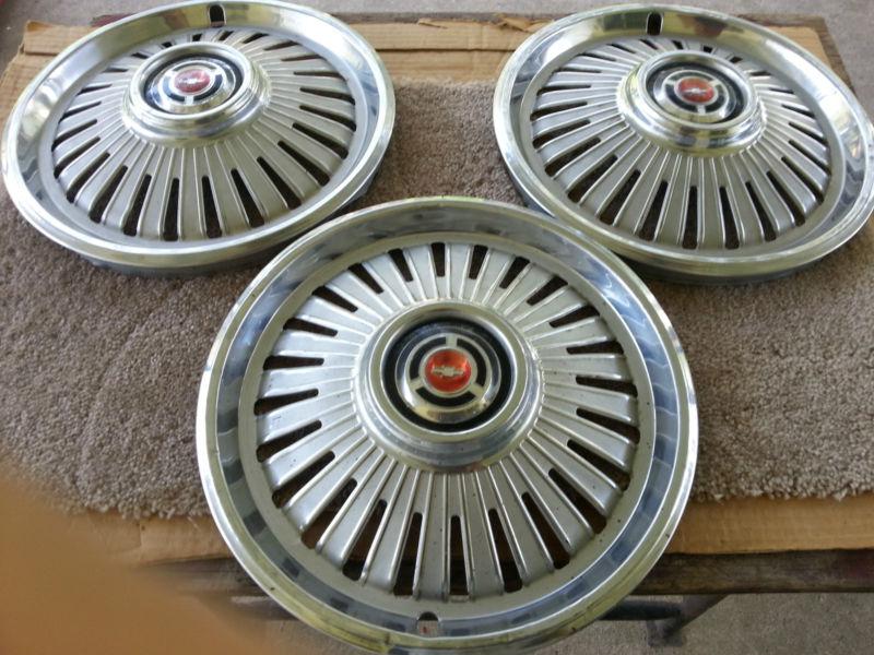 1965 chevelle hub caps 