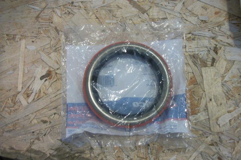 Gm part#469694 seal brand new