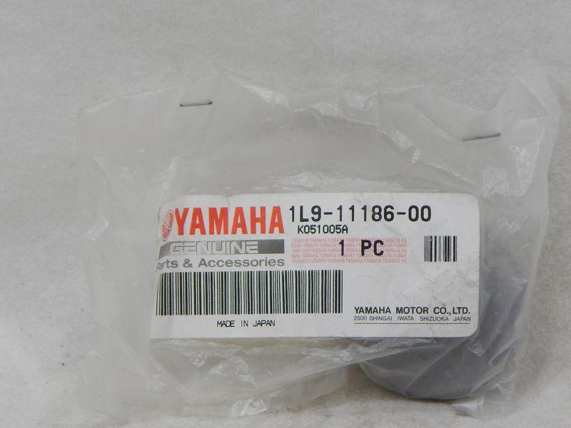 Yamaha 1l9-11186-00 cover *new