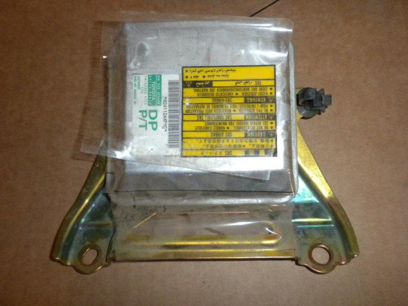 2001 toyota sienna chassis brain box, air bag, (under console), w/o side air bag