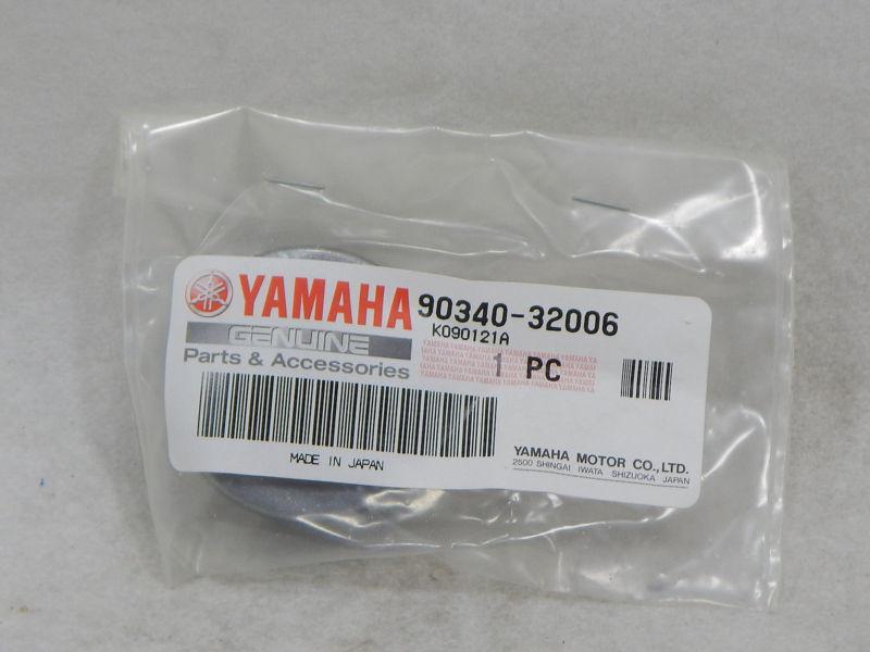 Yamaha 90340-32006 plug *new