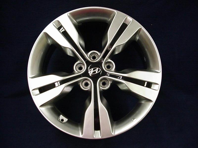 Hyundai veloster 12-13 18" 5 spoke platinum / black alloy / aluminum wheel - 1