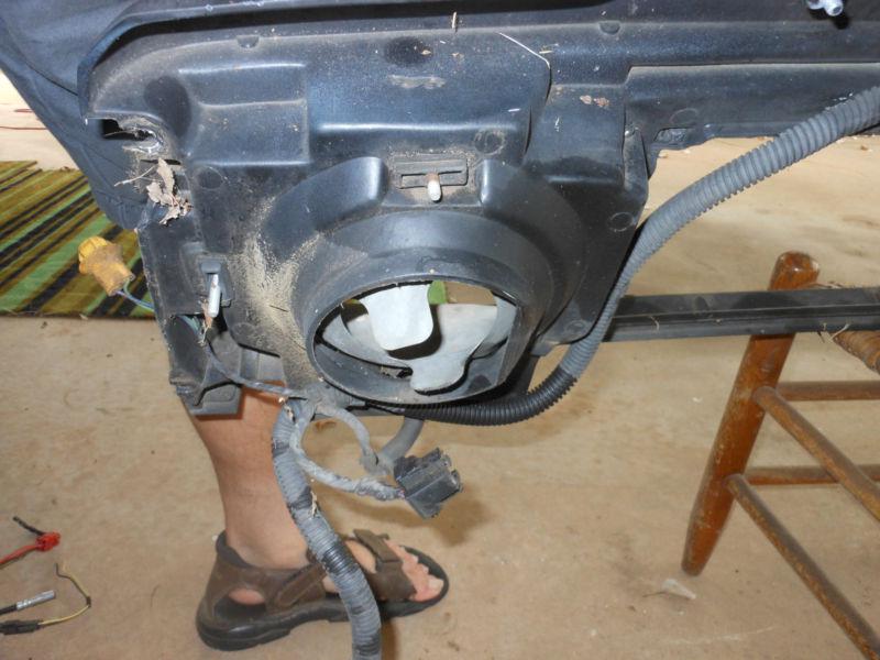 19 - 84-96 jeep cherokee body nose peace w/ head light buketts and more