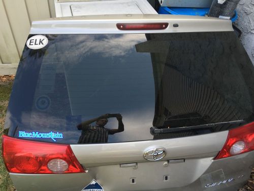 2004-2010 toyota sienna trunk/hatch/tailgate rear trunk door