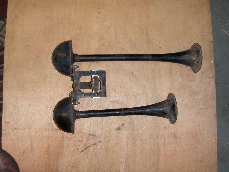 Duel horn for plymouth
