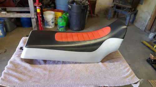 Banshee seat with cascade innovation custom seat cover