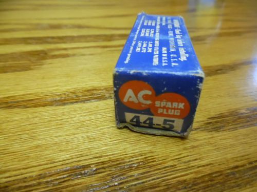 Ac 44-5  spark plugs vintage nos
