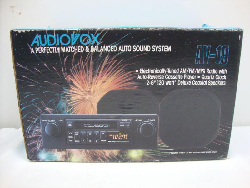 Vintage audiovox av-19 nos am/fm/mpx cassette player with 6" speakers new in box