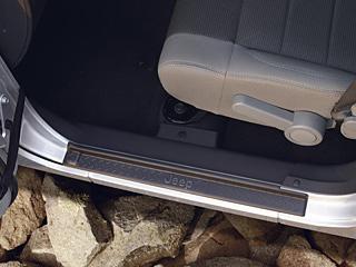 Jeep wrangler 07-10 door sill guards black mopar oem