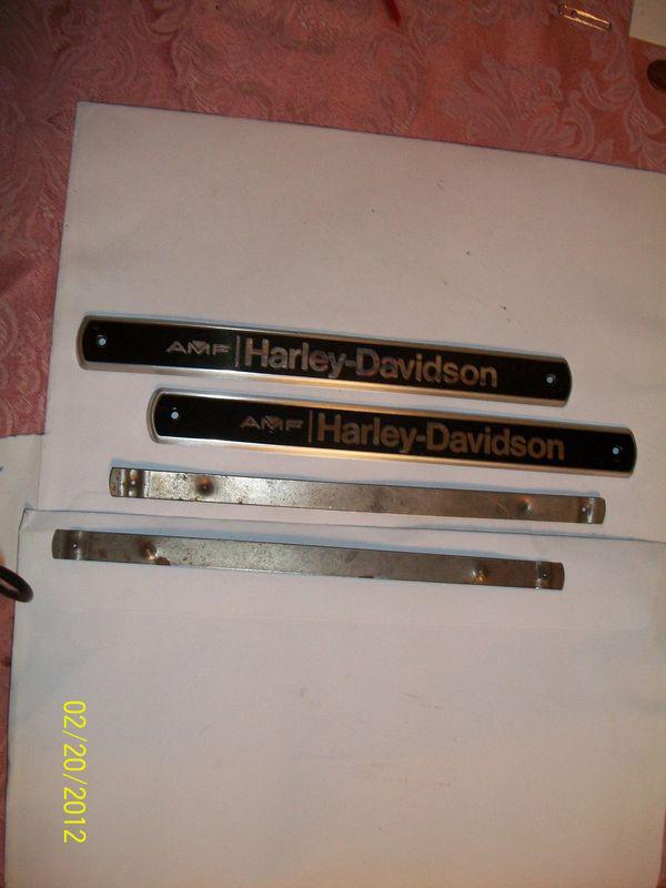 Nos new 1979 harley davidson shovelhead gastank emblems & mounts