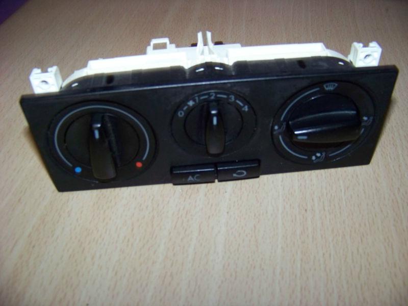 02 volkswagen passat turbo console climate control a/c control panel assembly